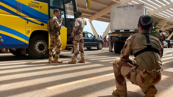 ЕС принял решение эвакуировать граждан стран союза из Нигера