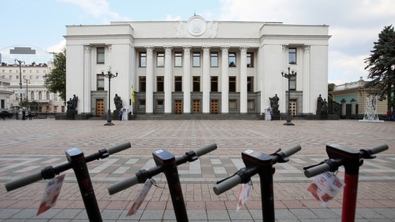 Депутаты внесли в Раду законопроект о штрафах за русские песни в общественных местах