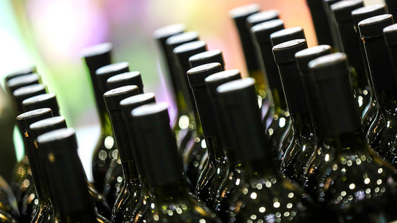 МВД раскритиковало законопроект сенатора Клишаса по онлайн-торговле алкоголем