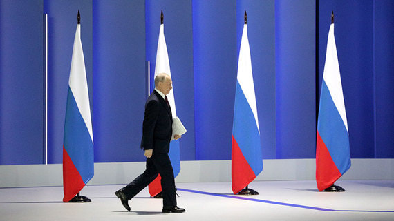 В Кремле объяснили, почему Путин не говорил о санкциях с Макроном и Шольцем