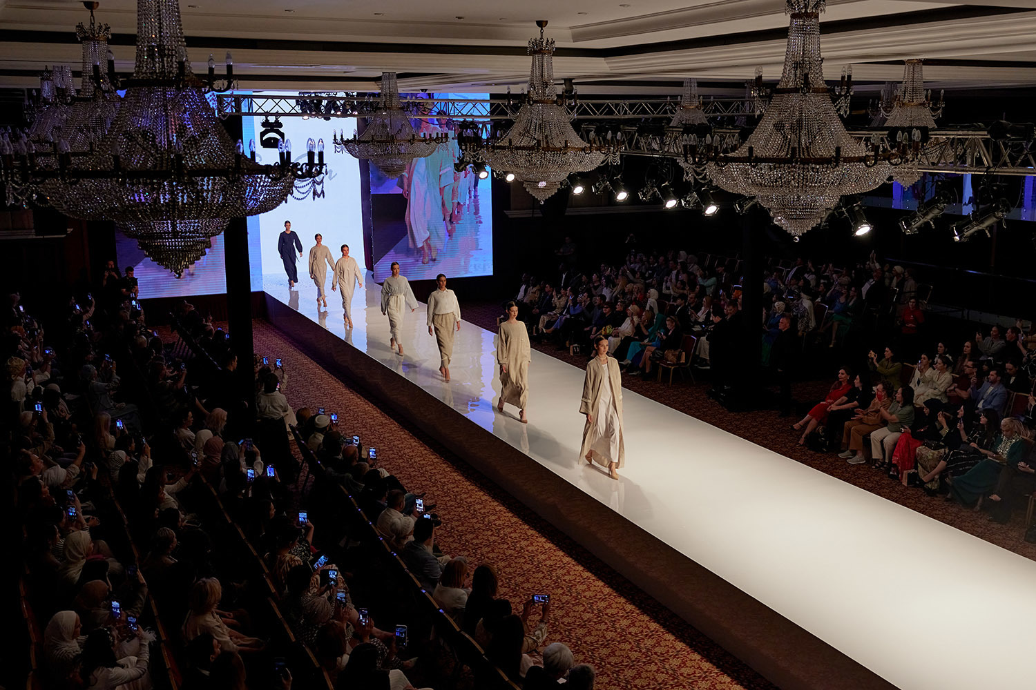 Модный показ в рамках Международного экономического форума «Россия – Исламский мир: KazanForum» , Казань