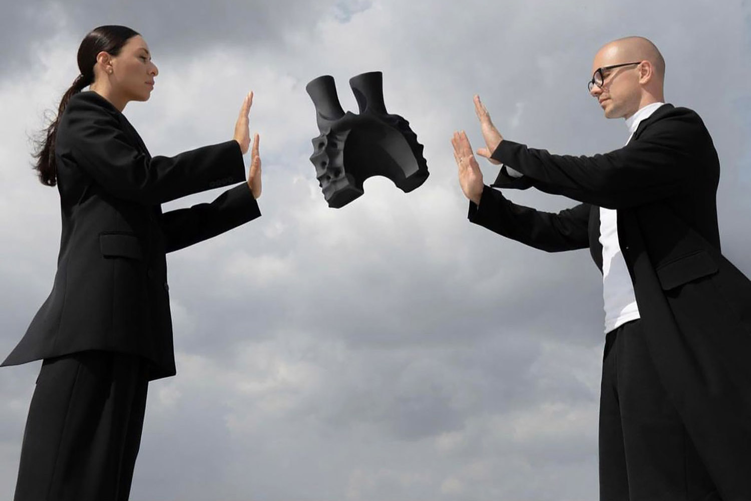 Создатели бренда Mag&amp;Ritte – врач Саломея Абальян и фотограф-сюрреалист Платон Юрич