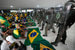 Президент Колумбии Густаво Петро, ​​союзник нынешнего руководителя Бразилии, также заявил, что «фашисты» таким образом начали «попытку государственного переворота».