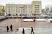 Люди стоят в очереди к ГКЗ «Башкортостан»