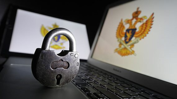 Применительно к интернет-индустрии закон подразумевает блокировку ресурсов, которые пропагандируют ЛГБТ