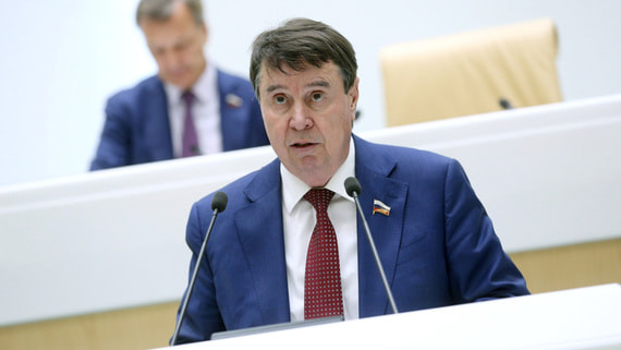 Сенатор Цеков предложил начать изъятие имущества с уехавших деятелей культуры