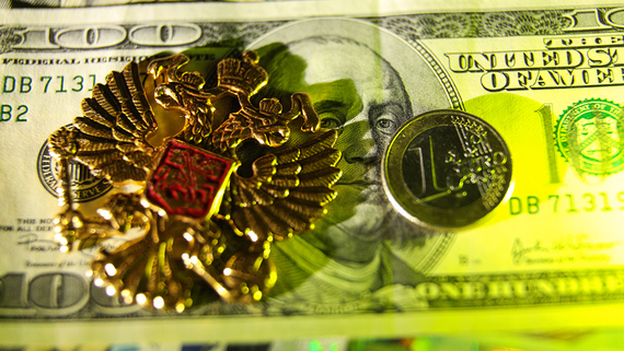 Внешний долг России снизился за год на $100,4 млрд