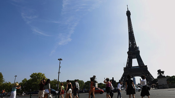 Париж стал лидером среди городов по доходам от туризма в 2022 году