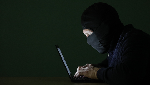 Песков призвал не ассоциировать атаки хакерских групп с Россией
