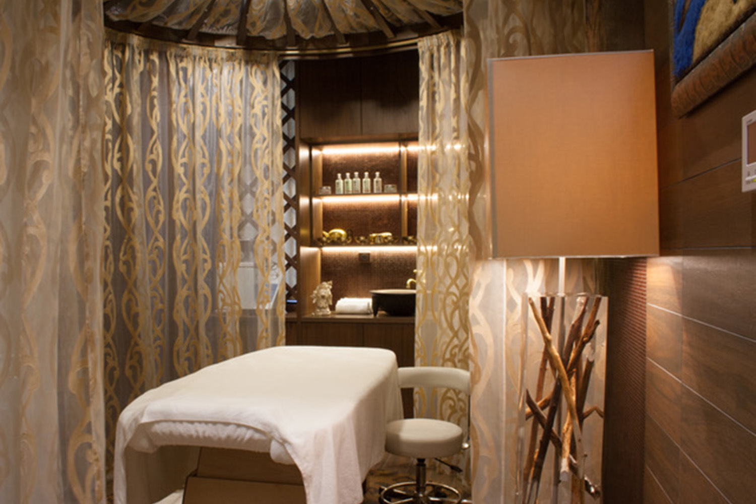 В спа-комплексах SPA by Natura Siberica средства для ухода за телом готовят прямо при гостях