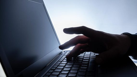 К числу самых громких DDoS-атак 2022 г. можно отнести атаки на портал «Госуслуги», крупные банки и СМИ