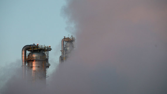 Промышленникам могут снизить штрафы за недостижение квот по выбросам