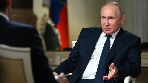 Кремль: Путин давал интервью Карлсону на русском языке