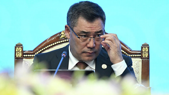Президент Киргизии попросил госсекретаря США не вмешиваться в дела страны