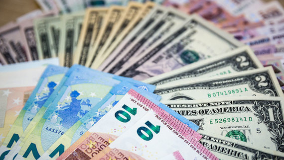 ЦБ: объем иностранной валюты у россиян в январе составил 8,72 трлн рублей