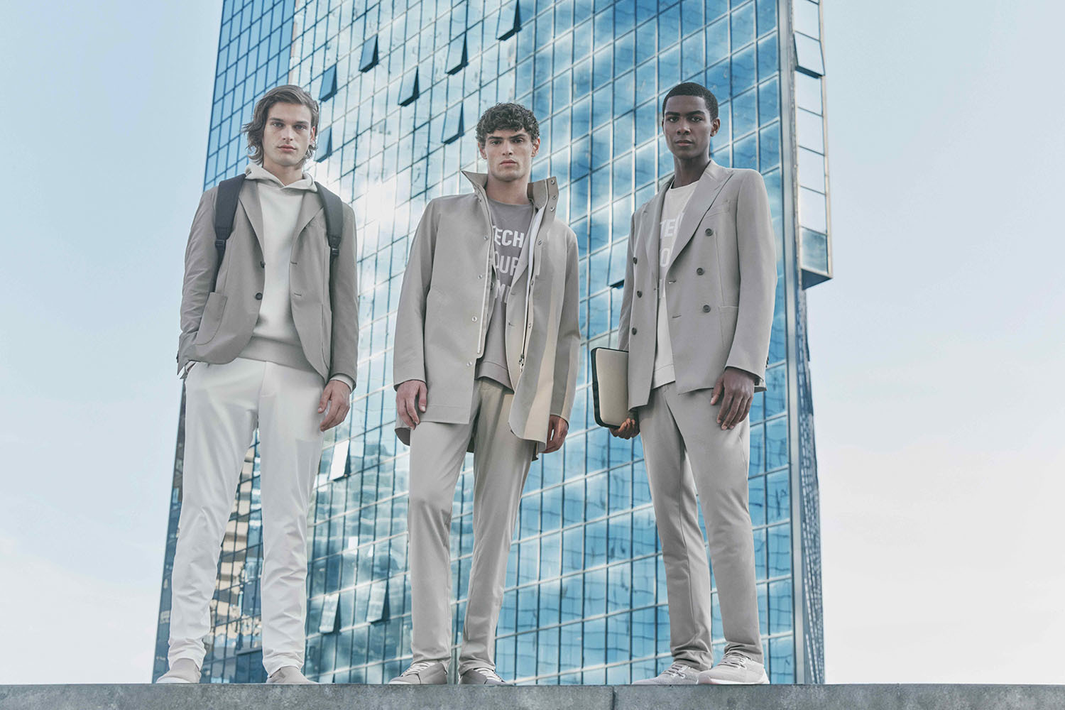 В весенне-летней коллекции Boggi Milano, выдержанной в пастельных тонах, представлены предметы гардероба в стиле smart casual