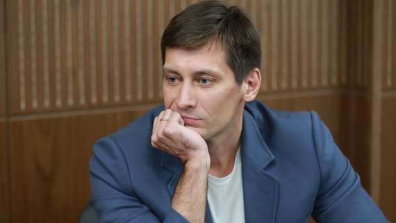 Суд заочно арестовал экс-депутата Госдумы Гудкова по делу о фейках про армию