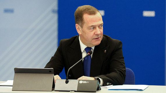 Медведев: необходимо обеспечить силы ПВО самыми востребованными ракетами
