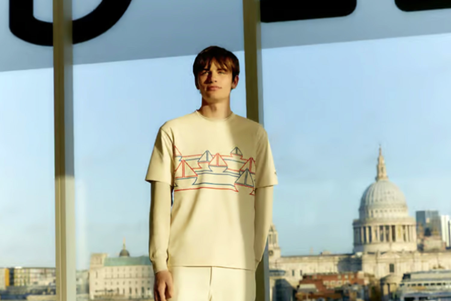 Образ из коллекции весна/лето 2024 Curated by Tate