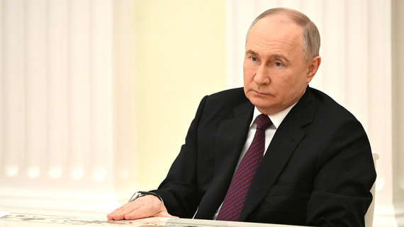 Путин обсудил с лидерами думских фракций программу развития страны