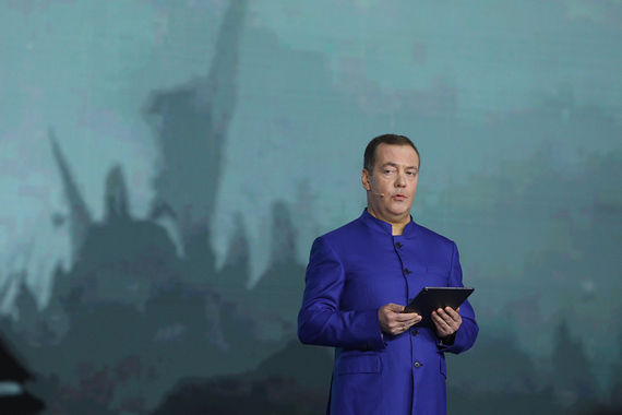 Медведев призвал производства ВПК работать быстрее