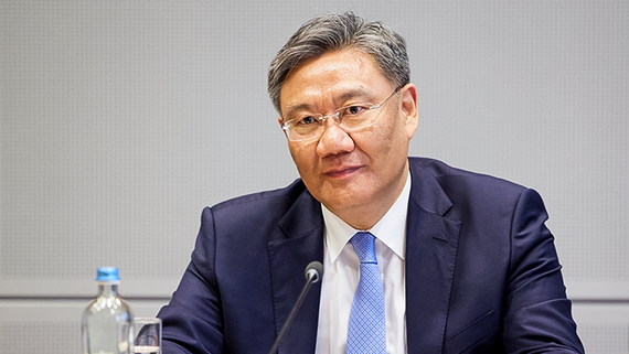 Министр коммерции КНР посетит ЕС для обсуждения ситуации вокруг электромобилей