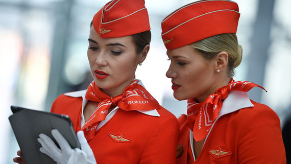 "Аэрофлот" переводит сотрудников и бортпроводников на отечественные планшеты