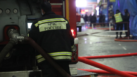 Пожар начался возле Центрального рынка в Курске из-за сбитого беспилотника