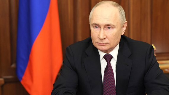 Путин утвердил запрет судимым за педофилию посещать детские площадки