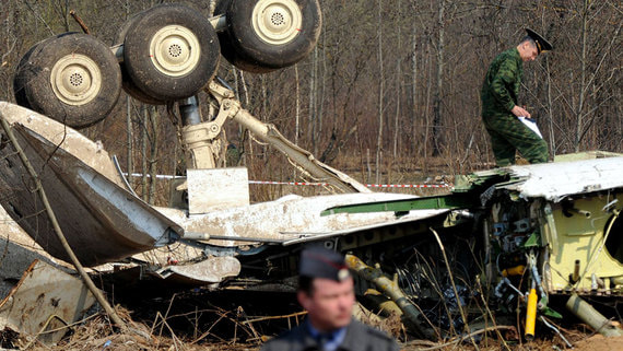 Министр обороны Польши отверг теории о крушении Ту-154 под Смоленском