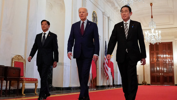 США проводят трехсторонний саммит с лидерами Японии и Филиппин