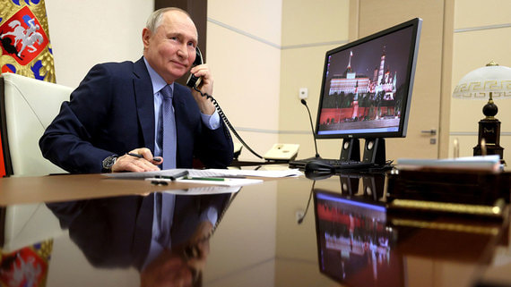 Путин побеседовал по телефону с многодетной семьей оленеводов из тундры