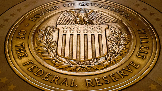 ФРС США вновь сохранила базовую ставку на уровне 5,25-5,5%