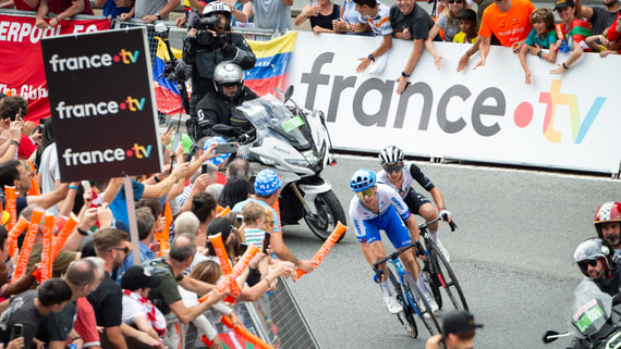 Nike подписал контракт с победительницей «Тур де Франс-2023» Деми Воллеринг