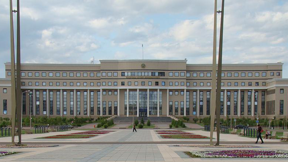 МИД Казахстана отозвал советника посольства в ОАЭ после обвинения в насилии