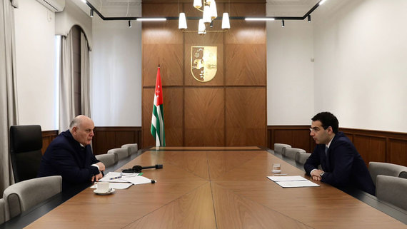 Президент Абхазии освободил от должности главу МИД страны