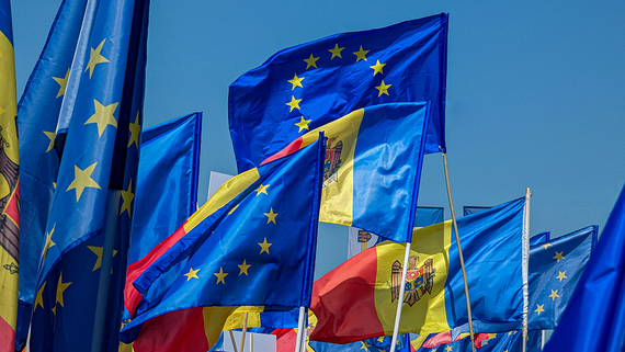Еврокомиссар оценил необходимость референдума о вступлении Молдавии в ЕС
