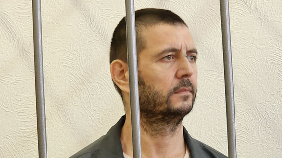 Суд в Петербурге арестовал водителя по делу о падении автобуса в Мойку