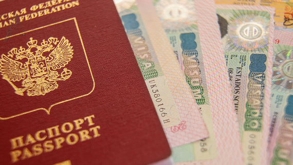 В Госдуму внесли проект о проверке загранпаспортов имеющих доступ к гостайне