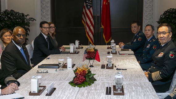 Министры обороны США и КНР встретились в Сингапуре впервые за два года