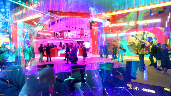 Как выглядят стенды компаний на ПМЭФе