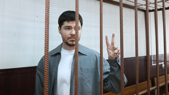 Суд в Москве продлил арест блогеру Шабутдинову еще на два месяца