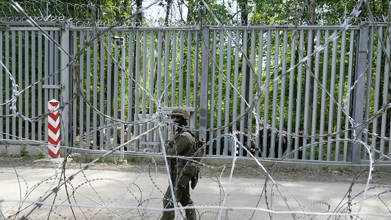 Польша готовится к продолжительному присутствию военных на границе с Белоруссией