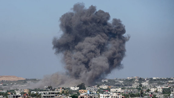 Reuters: Израиль бьет по центральным районам Газы и расширяет вторжение в Рафах