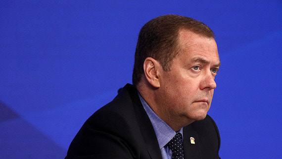 Медведев допустил обсуждение ДСНВ только после отказа США от поставок оружия ВСУ