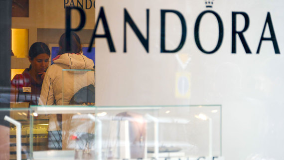 Сбербанк намерен обанкротить дистрибутора ювелирных изделий Pandora