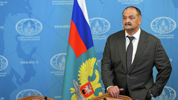 Меликов поручил провести ревизию личных дел всех руководителей в Дагестане