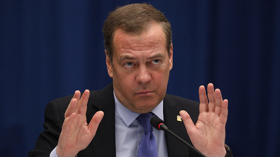 Медведев: в новых санкциях ЕС нет ничего пугающего
