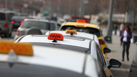 Исследование: самозанятым может быть невыгодно работать в такси