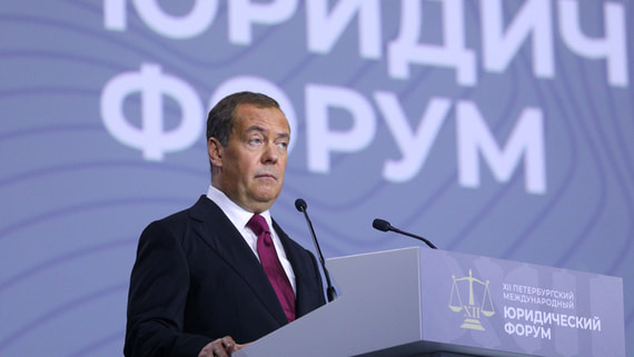 Медведев пригрозил ответными мерами за хищение российских госактивов